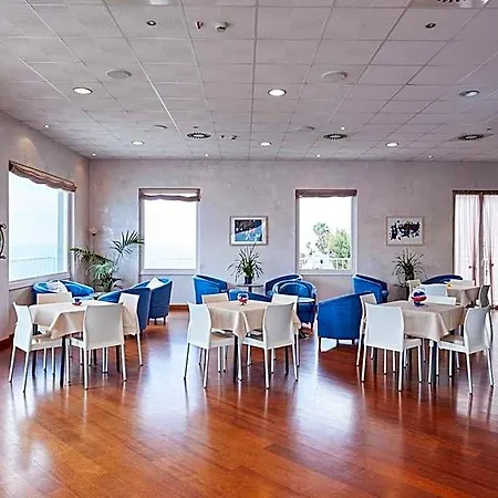 Corallo Hotel 3*
