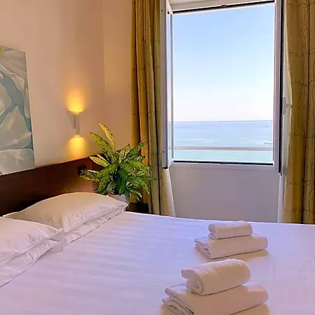 Corallo Hotel 3*